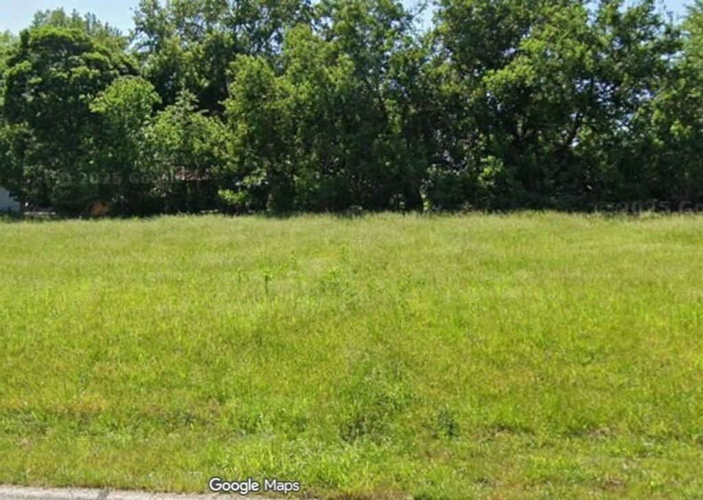 2112 S Broadway Street, Grove, OK 74344