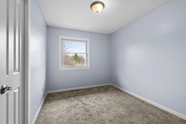 4 NW Debra Ct, Minot, ND 58703