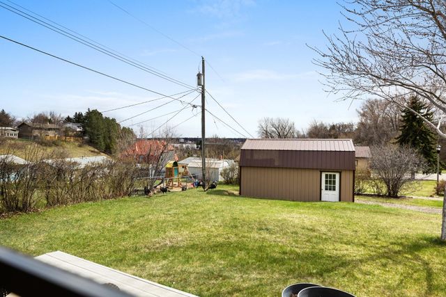 4 NW Debra Ct, Minot, ND 58703