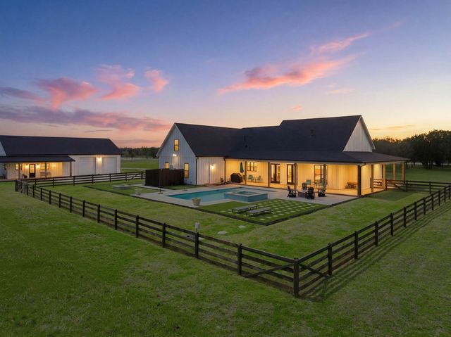 2050 W Elm Mott Drive, Waco, TX 76705