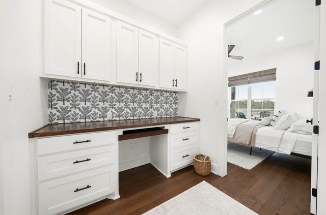 2050 W Elm Mott Drive, Waco, TX 76705