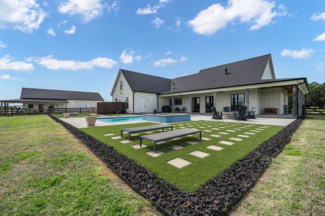 2050 W Elm Mott Drive, Waco, TX 76705