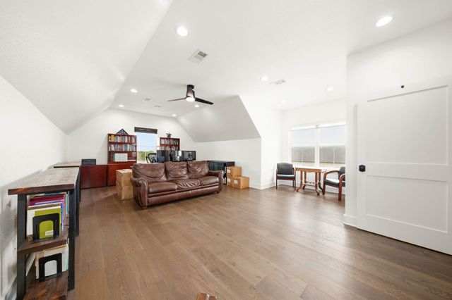 2050 W Elm Mott Drive, Waco, TX 76705