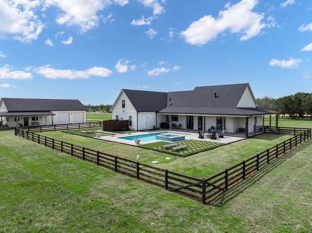 2050 W Elm Mott Drive, Waco, TX 76705