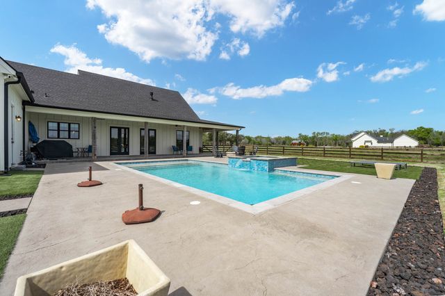 2050 W Elm Mott Drive, Waco, TX 76705