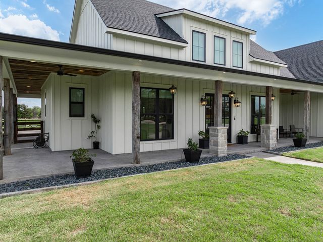 2050 W Elm Mott Drive, Waco, TX 76705