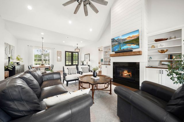 2050 W Elm Mott Drive, Waco, TX 76705