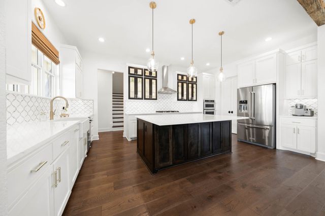 2050 W Elm Mott Drive, Waco, TX 76705