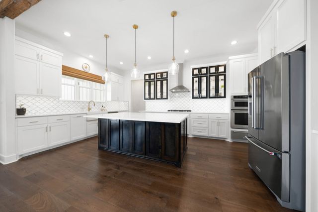 2050 W Elm Mott Drive, Waco, TX 76705