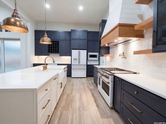 1781 Bella Vista, Canyon Lake, TX 78133