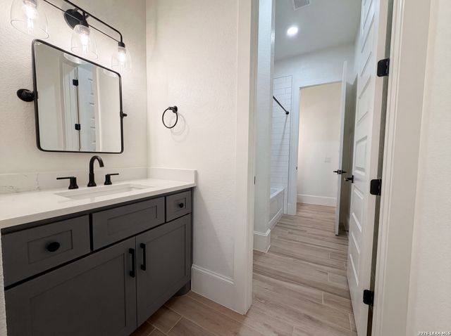 1781 Bella Vista, Canyon Lake, TX 78133