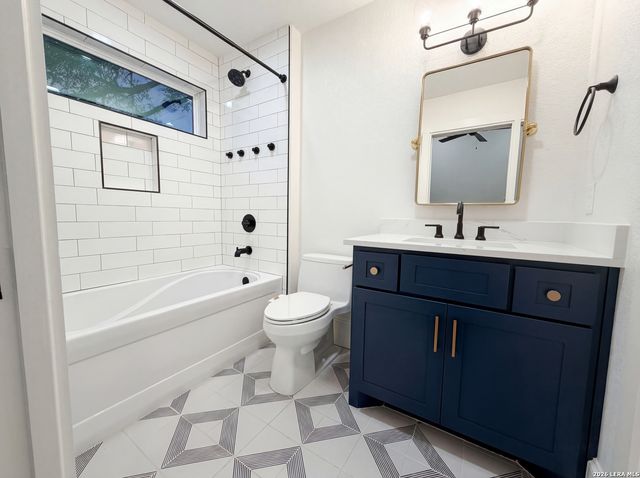 1781 Bella Vista, Canyon Lake, TX 78133