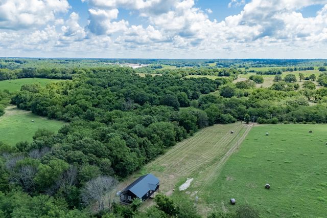 16860 S 1135 Road, Stockton, MO 65785