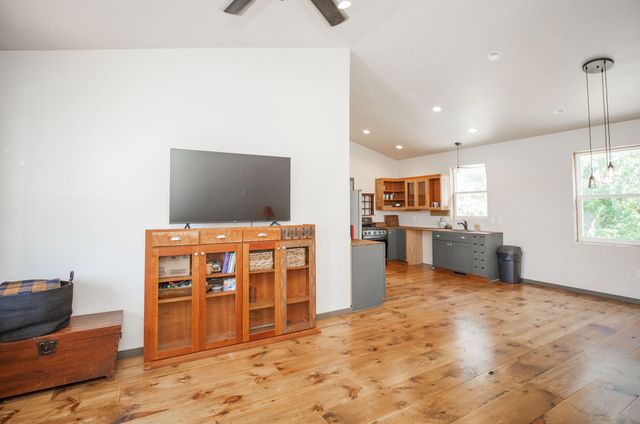 16860 S 1135 Road, Stockton, MO 65785