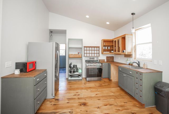 16860 S 1135 Road, Stockton, MO 65785