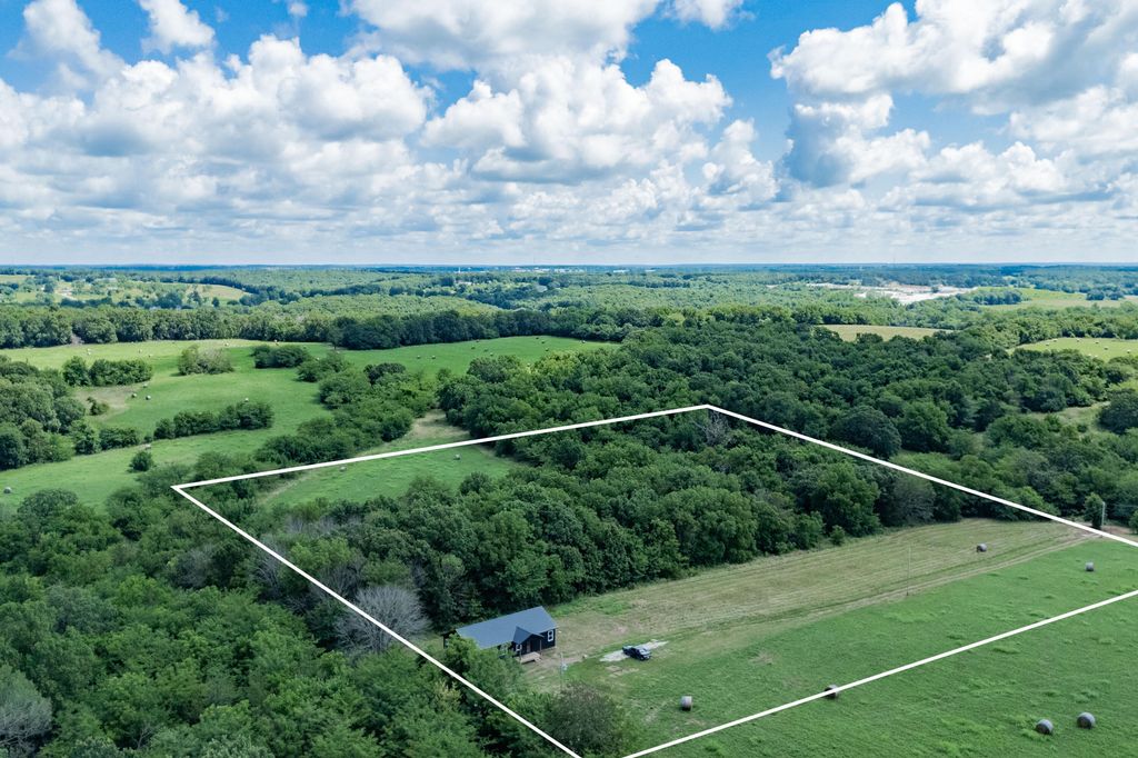 16860 S 1135 Road, Stockton, MO 65785