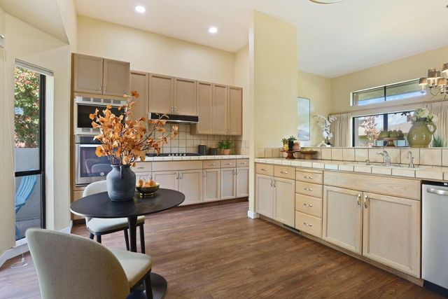 2458 Central Park Dr, Lodi, CA 95242