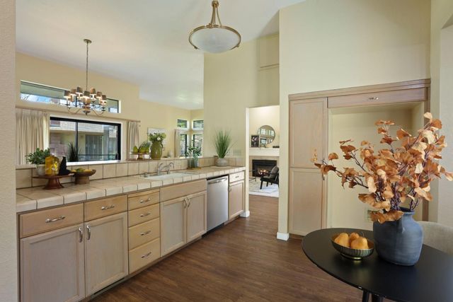 2458 Central Park Dr, Lodi, CA 95242