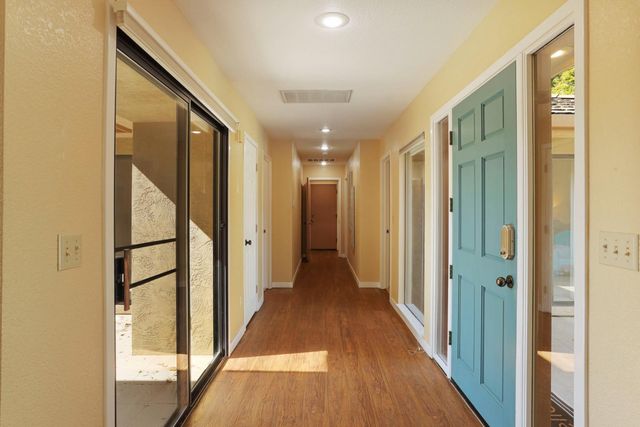 2458 Central Park Dr, Lodi, CA 95242