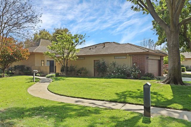 2458 Central Park Dr, Lodi, CA 95242