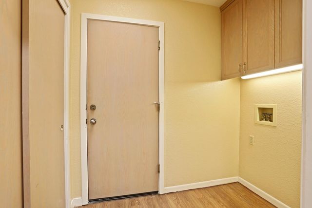 2458 Central Park Dr, Lodi, CA 95242