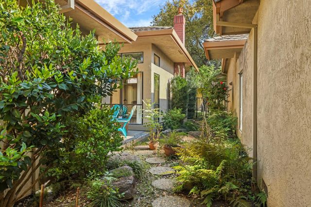 2458 Central Park Dr, Lodi, CA 95242