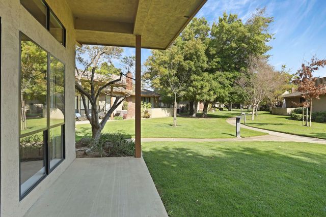 2458 Central Park Dr, Lodi, CA 95242