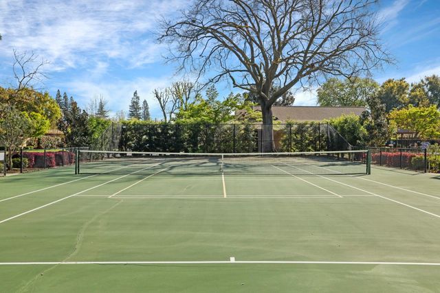 2458 Central Park Dr, Lodi, CA 95242