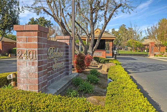 2458 Central Park Dr, Lodi, CA 95242