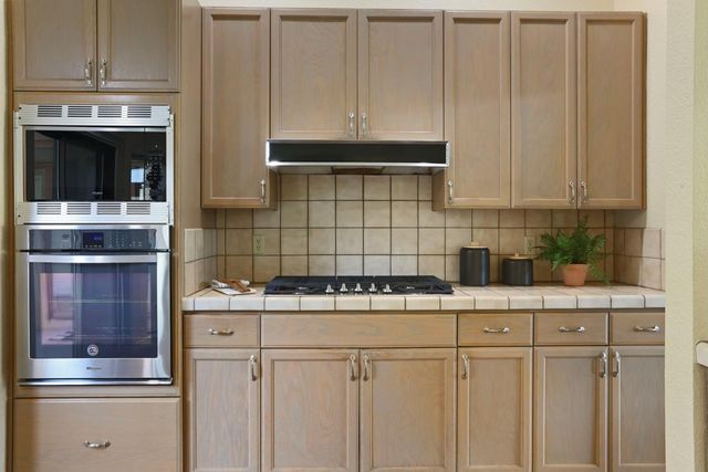 2458 Central Park Dr, Lodi, CA 95242