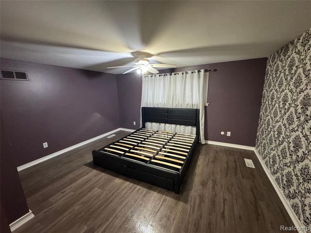 14051 Mckinney Drive, Sterling Heights, MI 48312