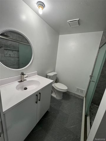 14051 Mckinney Drive, Sterling Heights, MI 48312