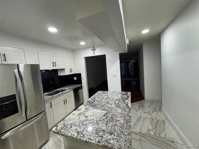 14051 Mckinney Drive, Sterling Heights, MI 48312