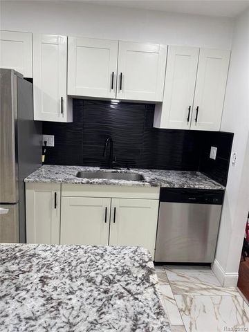 14051 Mckinney Drive, Sterling Heights, MI 48312