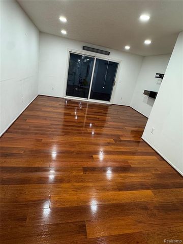 14051 Mckinney Drive, Sterling Heights, MI 48312