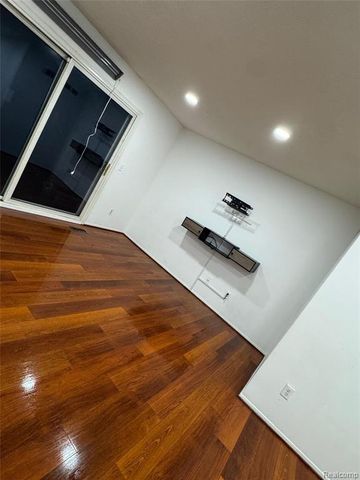 14051 Mckinney Drive, Sterling Heights, MI 48312