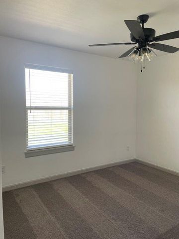 13313 SW 5th Street, Yukon, OK 73099