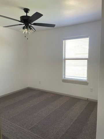 13313 SW 5th Street, Yukon, OK 73099