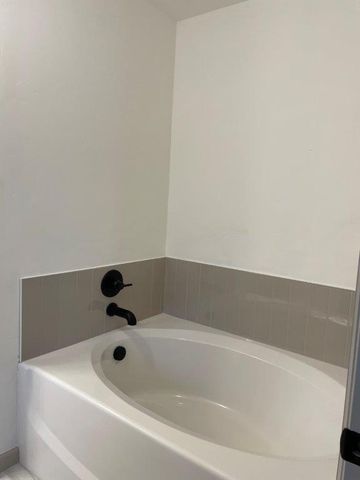 13313 SW 5th Street, Yukon, OK 73099