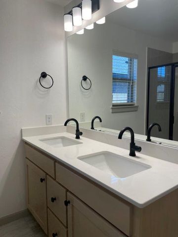 13313 SW 5th Street, Yukon, OK 73099