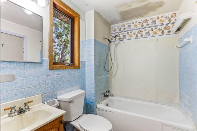 12500 Ridgemount Avenue W, Plymouth, MN 55441