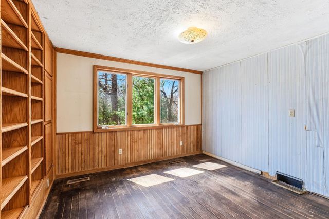 12500 Ridgemount Avenue W, Plymouth, MN 55441