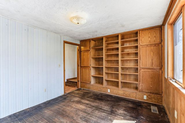 12500 Ridgemount Avenue W, Plymouth, MN 55441