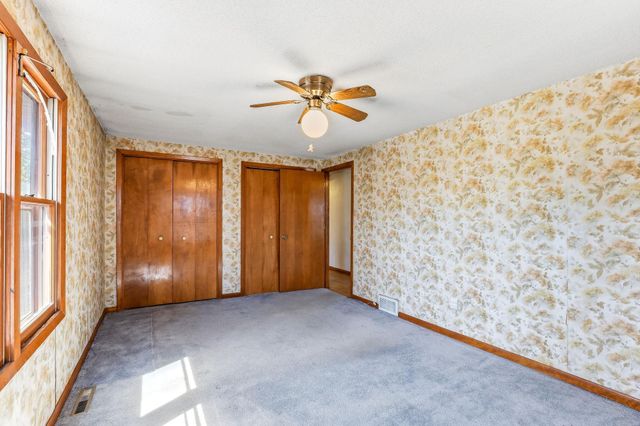 12500 Ridgemount Avenue W, Plymouth, MN 55441