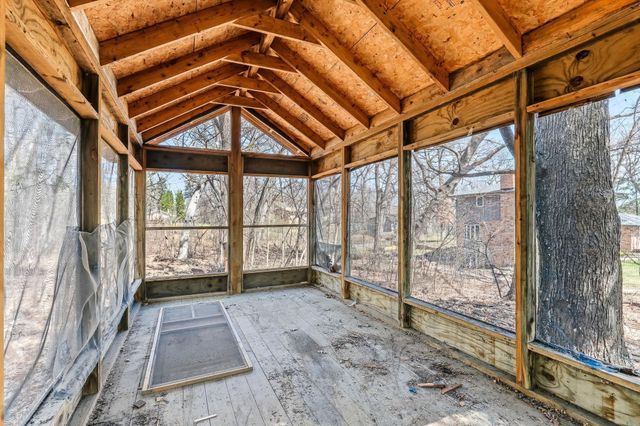 12500 Ridgemount Avenue W, Plymouth, MN 55441