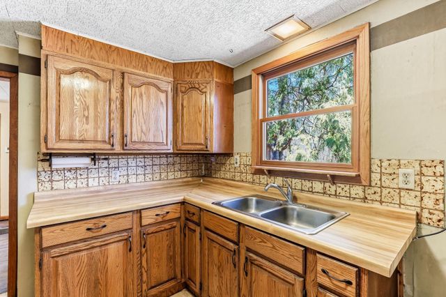 12500 Ridgemount Avenue W, Plymouth, MN 55441