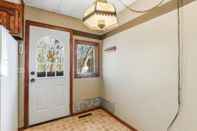 12500 Ridgemount Avenue W, Plymouth, MN 55441