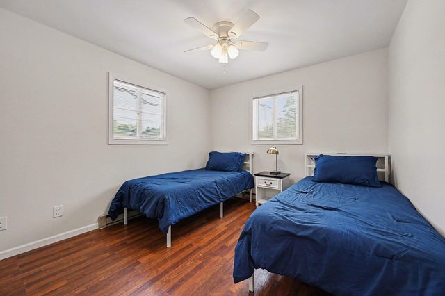 325 W Delhi Road, Ann Arbor, MI 48103