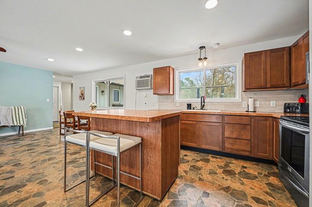 325 W Delhi Road, Ann Arbor, MI 48103