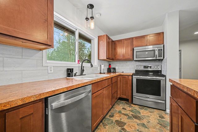 325 W Delhi Road, Ann Arbor, MI 48103